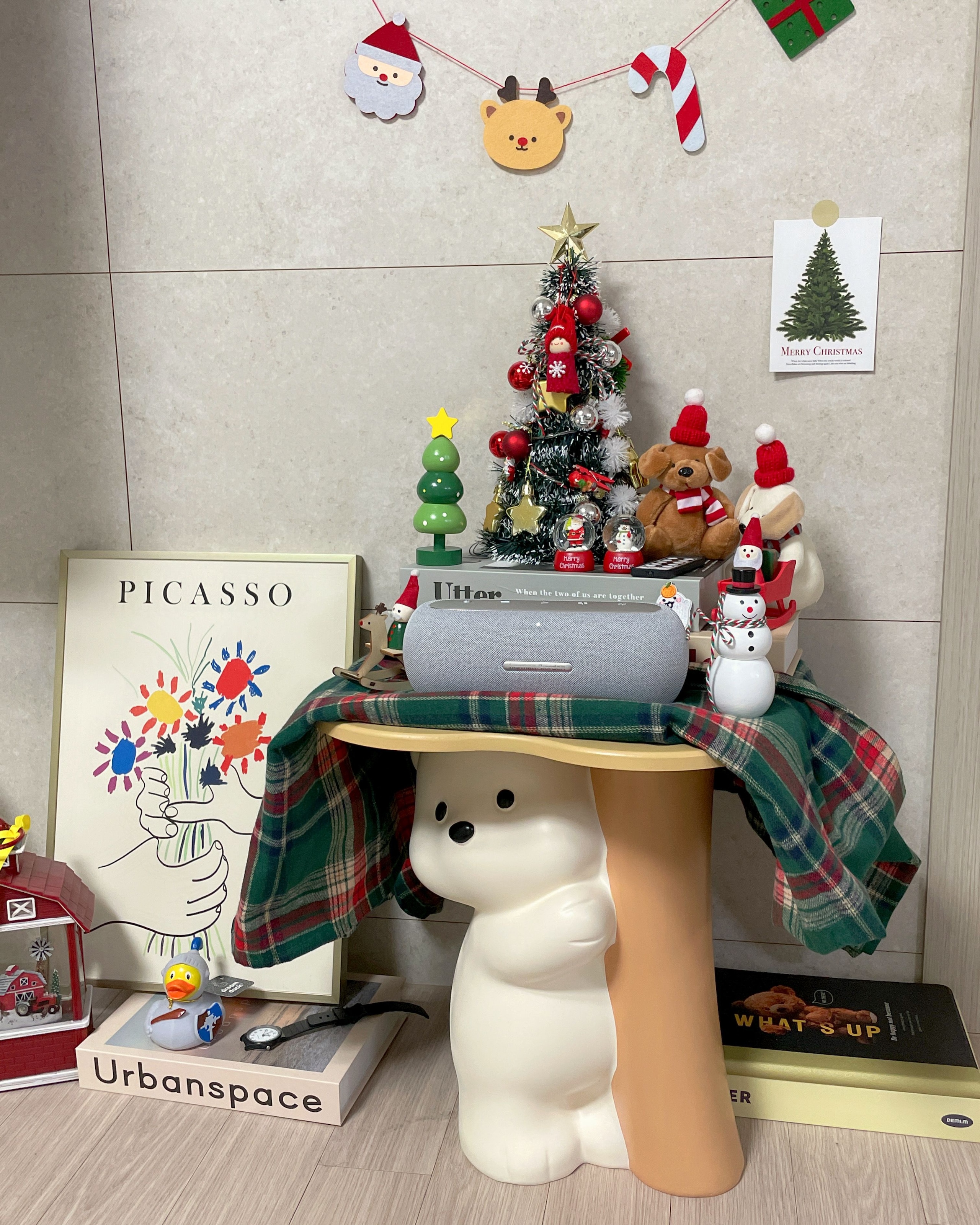 Clover Top Polar Bear Hug Side Table user photo