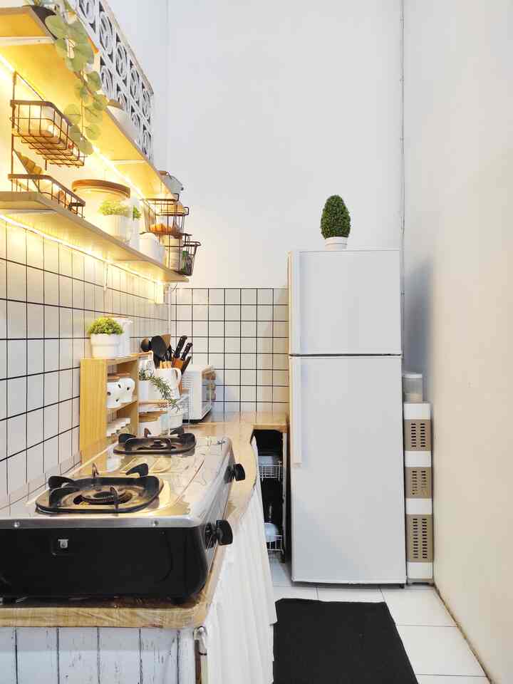 Dapur yang beroperasi 24/7
Gak ada tanggal merahnya walaupun cuma masak mie instan 😅
Tempat favorit anak-anak ngeganggu saat kita riweuh huhu
Semua yang aku butuhkan sudah lengkap di dapur ini.
I love my tiny kitchen, simple and little but I still love it ❤️
#inspirasidapur #dapurminimalis #dapuraesthetic #dapurkecil #home #rumahminimalis #dekorasidapur #dekorasirumah #dapur