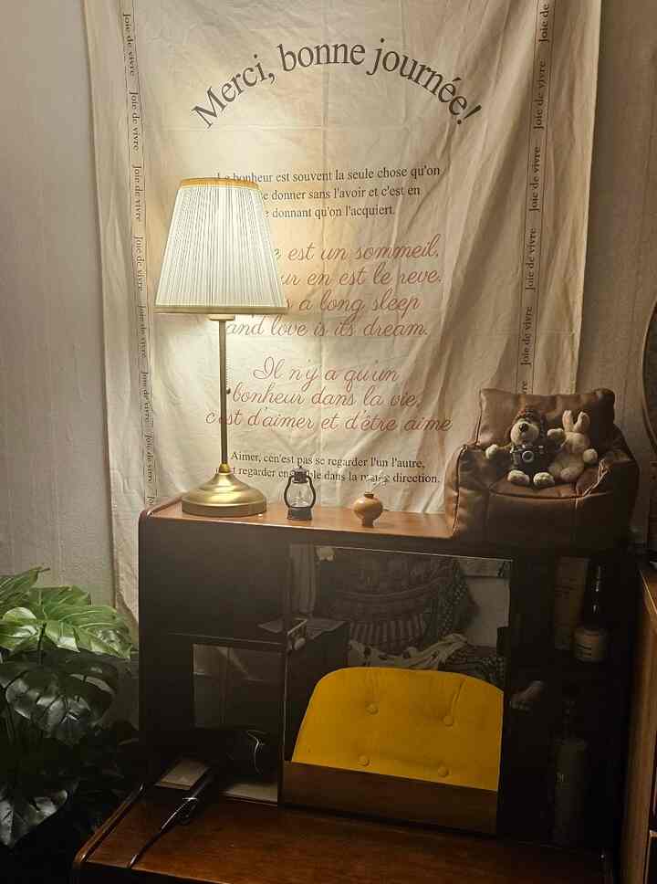 ... 🌿
居心地の良いヴィンテージ避難所
私が滞在しているトゥルームヴィラをご紹介します。
#vintagehome
#vintageinterior
#vintagehomedecor
#retrointerior
#ホームスタイリング
#ホームインテリア
#家
#ビンテージインテリア
#wadeview
#自撮り