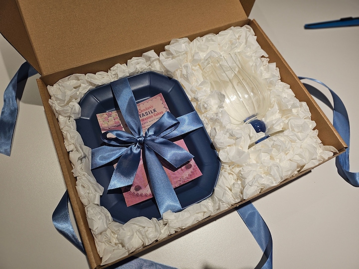 Tulip Wine Glass (Set of 2) & Vintage Square Plate Gift Set user photo