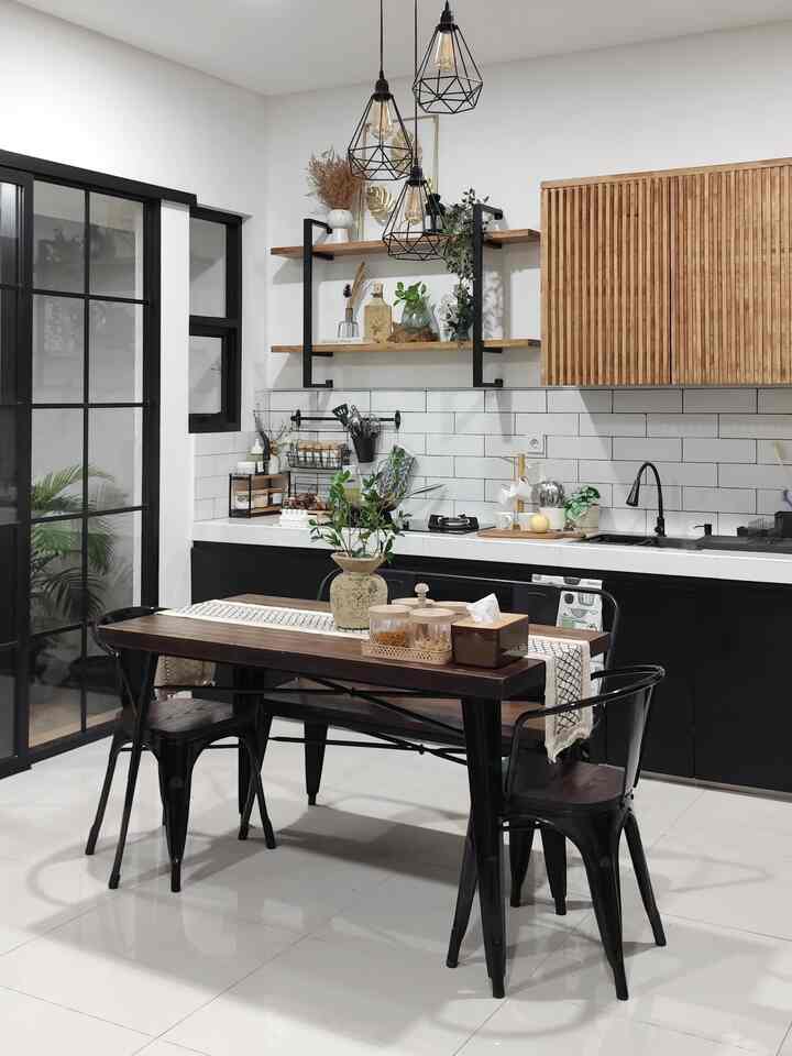 ✨My Top 5 Best Buy ✨
1. Vase Bunga Rustic 
Vase bunga rustic ini aku suka banget karena cocok dengan area meja makan aku yang bertema industrial. Meskipun harus pre order tapi hasilnya worth it banget. 
2. Toples minimalis 
Toples minimalis ini adalah salah satu persiapan aku buat menyambut lebaran, masih lama ya lebarannya jugak ehehee🤭. Toples ini kids friendly banget, jadi cocok buat aku yang masih punya anak kecil yang doyan ngemil dan ga perlu khawatir pecah karena bahannya dari plastik. 
3. Oven Listrik 
Salah satu persiapan aku lagi niy buat menyambut lebaran dan kepengen banget bisa bikin kue lebaran adalah beli oven listrik. Aku suka banget oven listrik dari Mito Electric Oven Fantasy 2 MO888 karena komplit fungsinya. Apalagi dengan penampilannya yang Wood series jadi cocok banget untuk kitchen set nya. 
4. Frying pan
Untuk peralatan memasak aku sebisa mungkin yang aman untuk kesehatan salah satunya adalah dengan menggunakan pan yang terbuat dari stainless steel. Sutil masak juga aku menggunakan kayu solid jadi aman untuk kesehatan. 
5. Talenan kayu
Salah satu peralatan dapur yang sering digunakan adalah talenan untuk memotong. Talenan ini juga wajib aman untuk kesehatan, jadi aku menggunakan talenan kayu dari kayu jati dengan bentuk yang panjang dan estetik. 

#rumahwoori #top5bestbuy #rekomendasiproduk #ambassadorpick #kitchenset #kitchensetindustrial #dapurindustrial #dapuridaman  #mejamakanindustrial #inspirasidapur #inspirasimejamakan 


