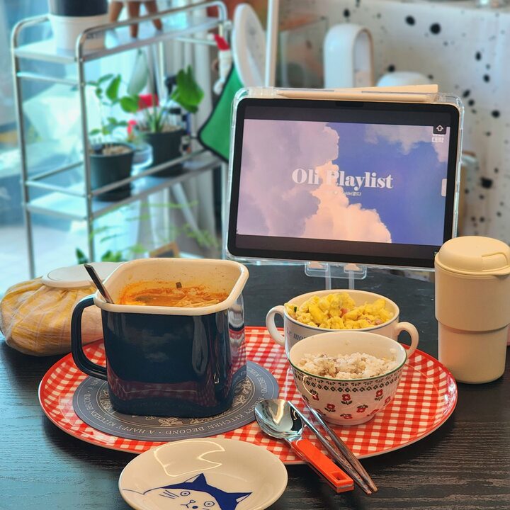 short form carousel card thumbnail