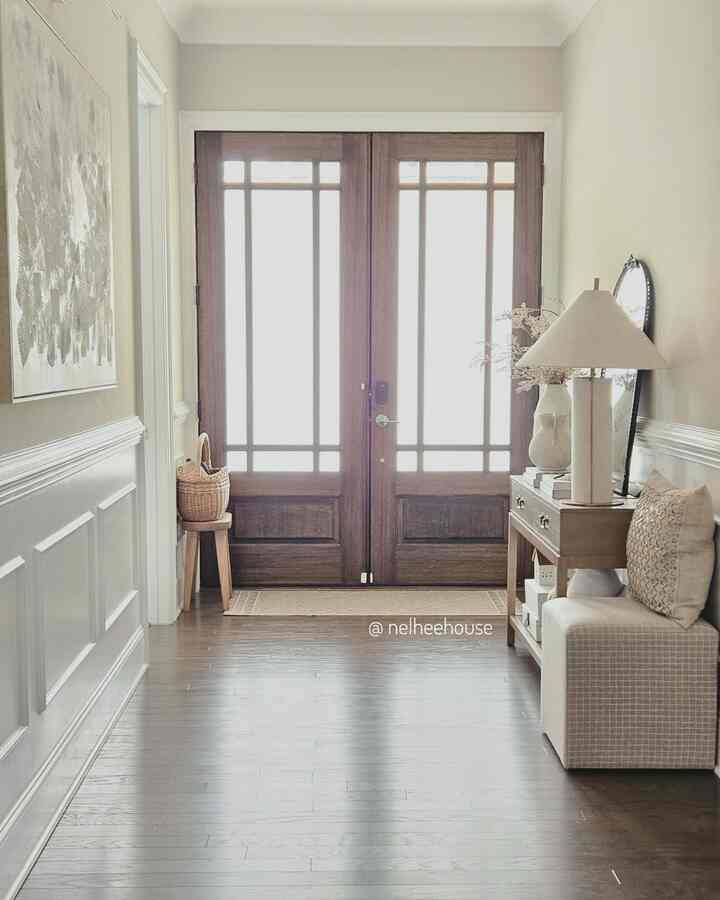 Neutral, beige home🤍
#entranceinterior #foyer #neutralhome #beigetone #foyerconsole #wallart #beigetone