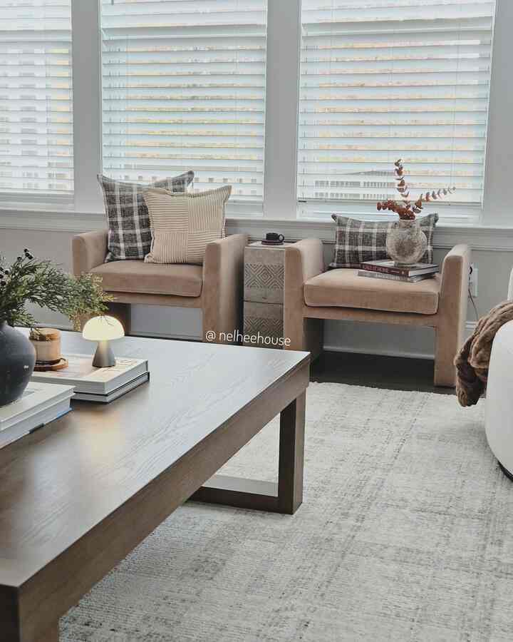 Livingroom decor inspo🤍
#midcentury #japandi #neutral #beige #livingroom #livingroominterior #coffeetable #ottoman #minimal #cozylivingroom 