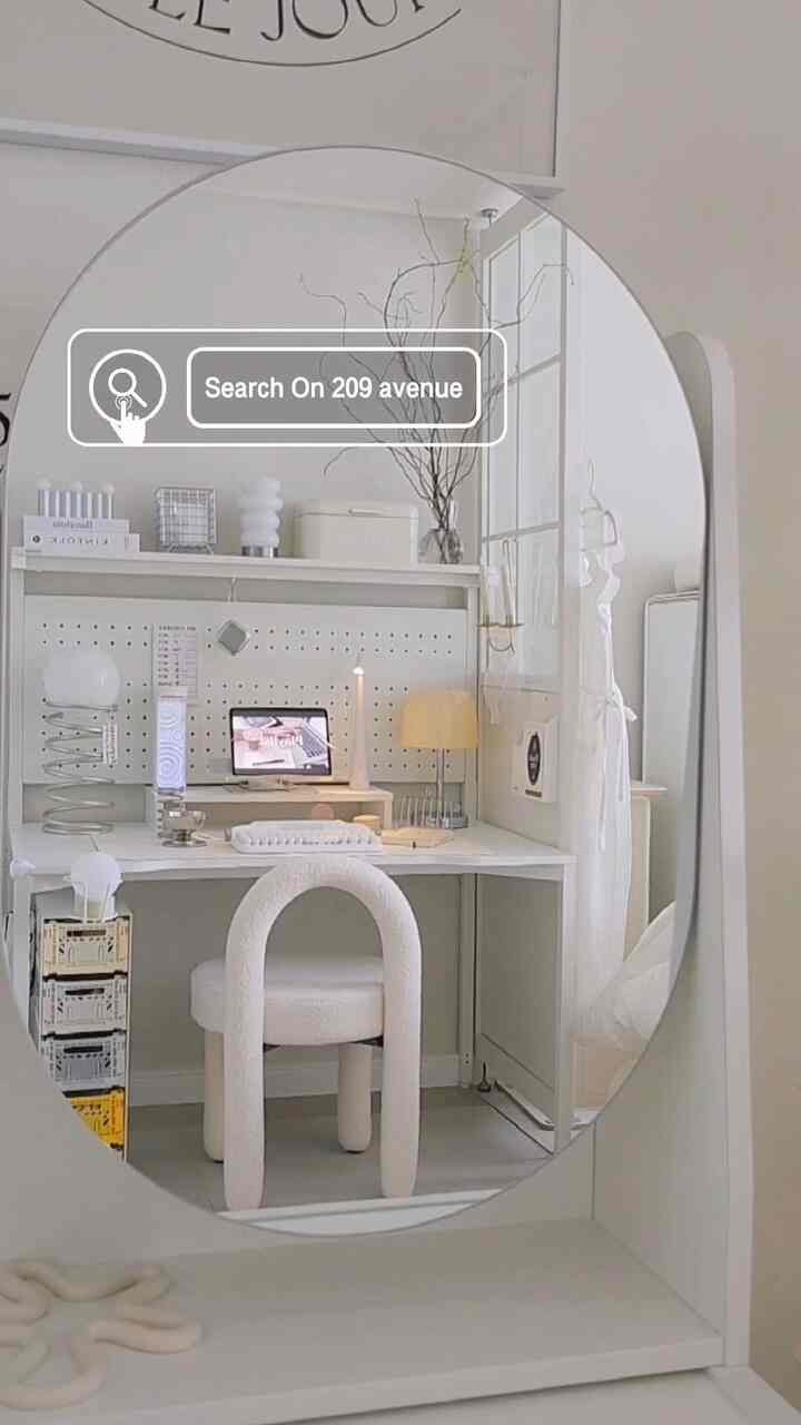 私の愛着空間であり、原稿の整理と複雑な日常の中で整理できない頭の中まで癒してくれる209アベニューゼロステーションタワーと一緒にしても2ヶ月以上過ぎました。 

デスクテリアはどうするのかも知れず、感度がありません。
実は私が机が必要なのか知らなかった 

家族がそれぞれの席に出て、私の後の食卓は私の唯一の作業スペースでした。

今ゼロステーションタワーは完全に私だけの好みだけでいっぱいの、私が私の家で最も愛情を込めて大切なものが一緒にする空間になってくれました。 

人間工学的に椅子を引いて座っても不快にならないように、
コーヒーなしで買えないけど、たっぷりとこぼれるこすりの性格に合うカップホルダーアクセサリー、
あれこれ飾るのが好きな日のための打孔版まで！

209と苦手ですが、一つ一つ飾り替えながら完成しました 
25年2月28日の大切な私のデスクです 

デスクテリアはこれで大丈夫ですか？？🤍

こんにちは 

#理工具コンテスト #デスクテリアコンテスト
＃209アベニュー＃209アベニューゼロステーションタワー 
＃デスクおすすめ＃デスクテリア