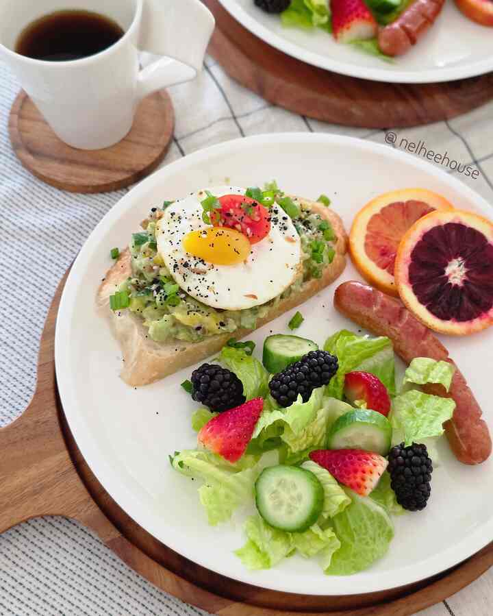 Avocado Toast 🥑 
#avocadotoast #dinnerware #plating #plate #dining #plate #Homecafegram #homecafe #brunch