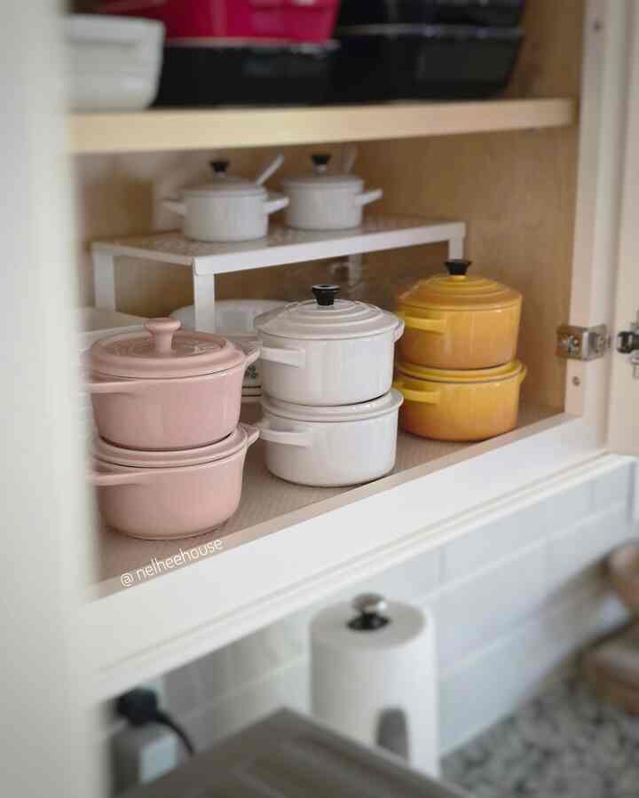 Got my new dinnerware, and it is time to reset and reorganize my kitchen cabinet!
#dinnerware #bakeware #plate #kitchen #kitchenorganization #staub #lecreuset
