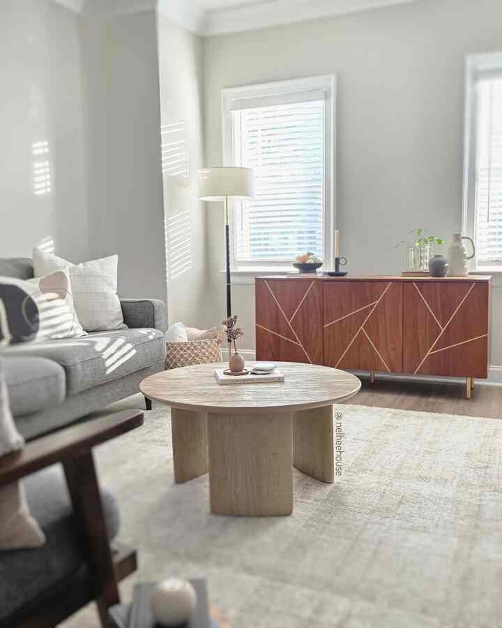 A view of my upstair family great room after Spring cleaning 🤍
#livingroom #livingroominterior #greatroom #springcleaning #livingroomdecor #modern #cozy #neutral 