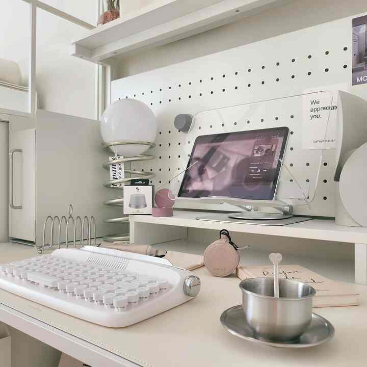 #製品提供

お気に入りのプレイリストをお持ちですか？

日常から欠かせない私の癒しは音楽🎶
子供の学校を過ごして、労働要因も欠かせません。 

お皿を洗う時も、混飯する時も必ず一緒になった音楽！

王がいると破れそうな携帯電話の音質より
綺麗なのにマグネットで携帯電話の後ろにも着き、机の冷蔵もどこでも鉄製には着着ついて便利なオディックスブルートゥーススピーカーで聴いてみてください 

軽くて豊かなサラウンドで、これは完璧です🤍

キャンプに行くときも机の上に着こなしておき、好きな音楽の柔らかい音質で快適に聴くのでもっと気分がいいです 

今オディクトではスピーカーポータブルポーチもプレゼントすると言うので、そんなメリットは見逃せません！

@oddictofficial

#ブルートゥーススピーカーイートインテリア＃マグネットスピーカー＃主婦必需品