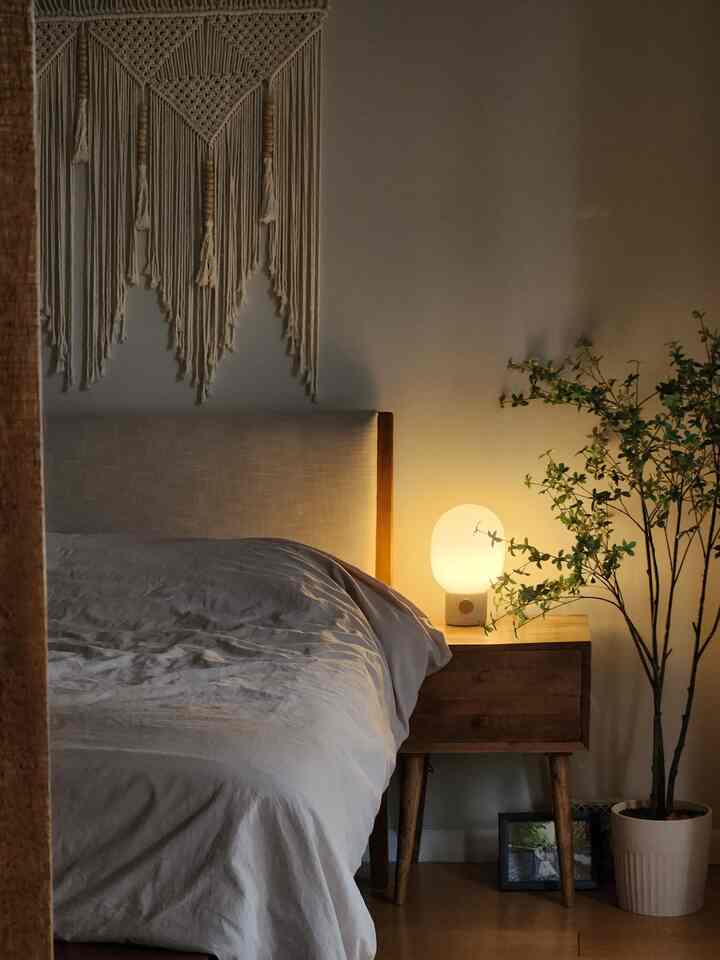 柔らかいシーツ、素敵な夢を😴

#CozyBedroom #BedroomGoals #BedroomVibes #BedroomInspo #BedroomStyle #BedroomDecor 
#CozyNook