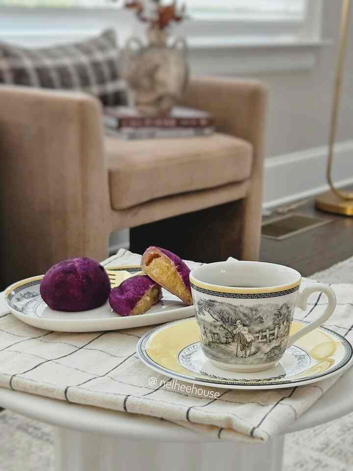 Home café ☕️
#Homecafegram #coffeecup #snack #coffeetime #dinnerware #sidetable #homecafe