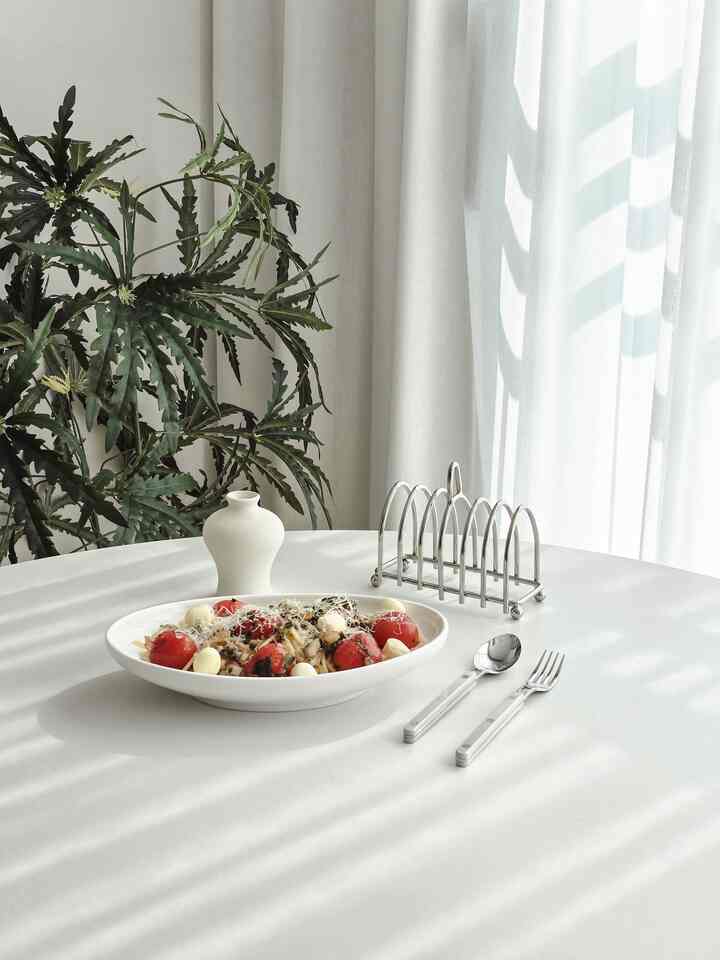 Bukankah cuaca hari ini sangat dingin?
Setiap tahun ketika saya merapikan pakaian musim dingin, saya selalu lupa bahwa cuaca akan dingin lagi.
Aku mengeluarkan lagi mantel yang telah aku simpan🤣 
Kalau memang harus seperti ini, kurasa aku harus menyelenggarakannya di musim panas saja.

Saya membuat pasta dingin dengan bumbu yang dibuat dengan tomat ceri.
Rasanya tidak seenak tampilannya😆 
Hmm..hanya rasa yang sehat..lol Tapi itu lezat dan saya makan semuanya.

#IkutiBalik #오홈스토랑 #콘수프기록 #오늘장면한컷 #온더테이블 #브런치 #파스타 #냉파스타 #플레이팅 