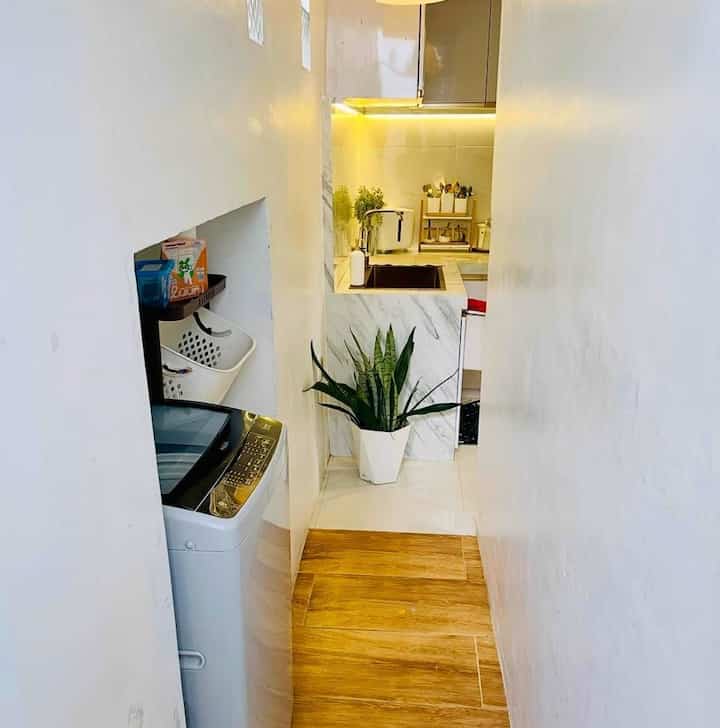 Laundry Room

Laundry room yang minimalis ini kurang lebih area nyempil dipojokan rumah bagian belakang,yang langsung bersebelahan dengan dapur 


#laundryroom #inspirasilaundryroom #minimalis #laundryroomcompact #ruangansempit 