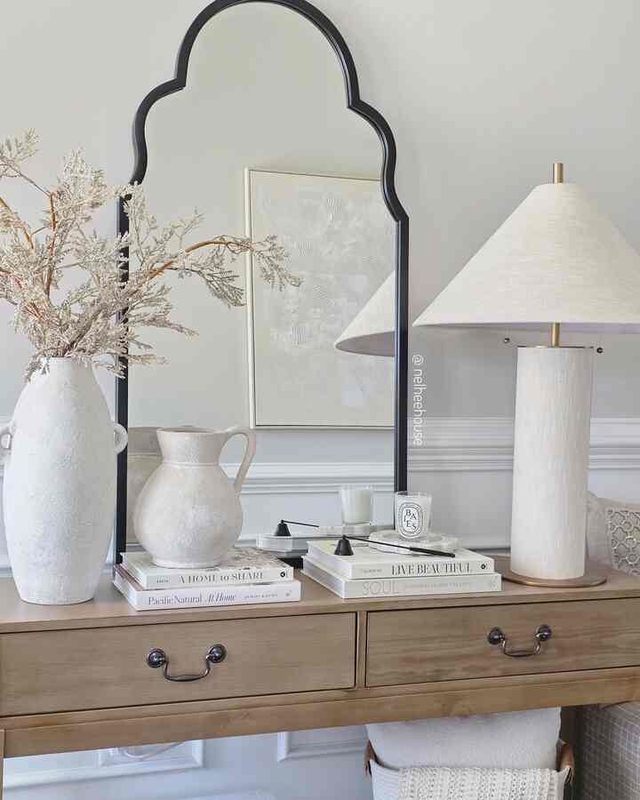 Entrance/ Foyer tour🤍
#foyer #entrance #entranceinterior #entrancemirror #lamp #cozyhome #whiteinterior #neutralhome #entrancedesign 