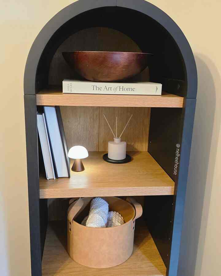 Powder Room: bathroom organization

#powderroom #powderroominterior #cabinetstyling #diffuser #cordlessminilamp #halfbathroom