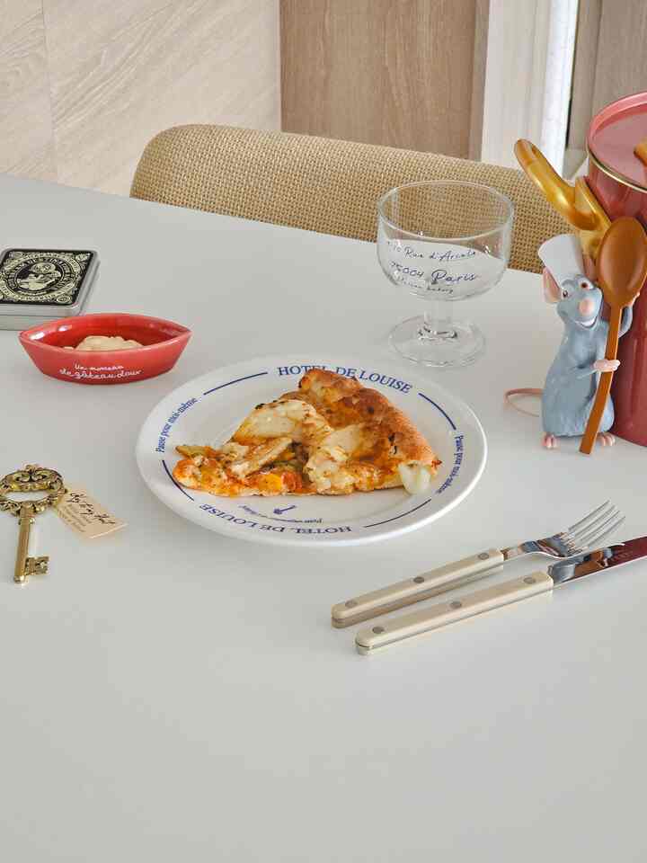 #오홈스토랑 #콘수프기록 Makan sepotong pizza yang ada di freezer 🍕🍕 Piring Samedi, gelas, dan bahkan lauknya dihitung

#Makanan #식사테이블 #온더테이블 #온더플레이트 #거실꾸미기 #거실인테리어 #세임디 #사브르 #사브르커트러리 #그릇 #접시 #홈쿡 #홈쿡레시피 #주방인테리어 #주방꾸미기 #거실 #인테리어 #맞팔 #식사공간 #식탁인테리어 #화이트인테리어 #집꾸미기 #집인테리어 #신혼집 #신혼집인테리어 #아파트인테리어 #30평대아파트 #신혼집꾸미기