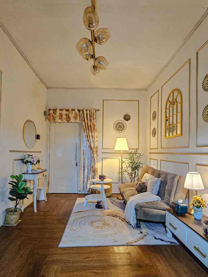 Lampu hias untuk bukan hanya berfungsi sebagai sumber cahaya dan elemen dekoratif, tapi Lampu hias yang tepat dapat menciptakan suasana yang nyaman, memperindah tampilan interior, dan memberikan fungsi yang sesuai. ✨️
Cek produknya di product tag (blue button) ya!💙

#DekorasiEstetik #SmallDecorItems #DecorativeItems #RuangNyaman #ruangtamu #lampuhias #standinglamp #lampuklasik #classiclamp #lampumeja #lampumejaklasik #karpetruangtamu #cerminkolonial #cerminbulat #olivetree  