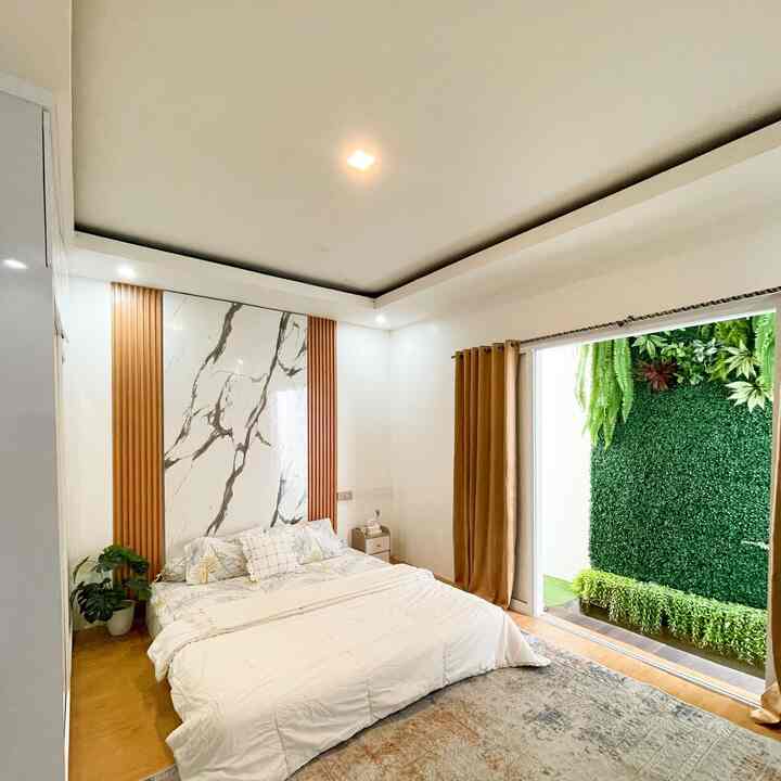 lorong yang sering menjadi tempat ngadem bila siang hari karna dari kamar bisa langsung bisa liat keteras 



#koridorkamar #vertikalgarden #SudutFavorite #RuangFavorit #LoveWhereYouLive