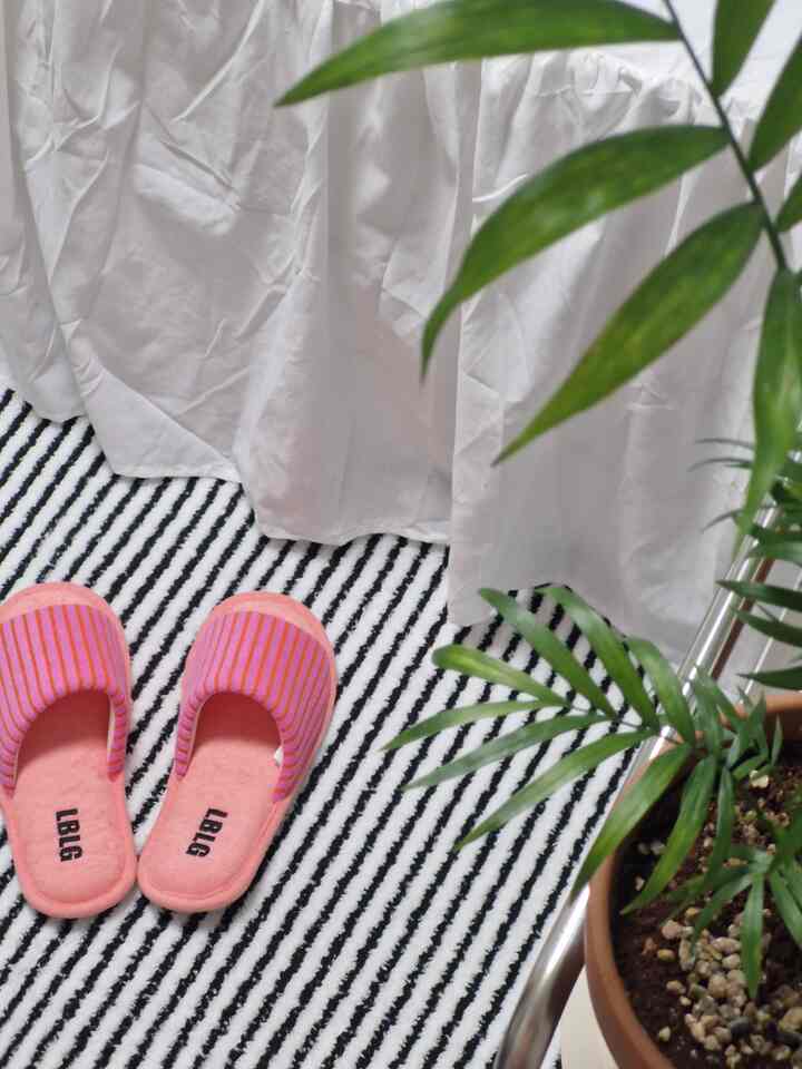 #살림수행평가 #틈새공간활용 Rak Tanaman Samping Tempat Tidur🌱
#troli #선반 #침대스커트 #맞팔

