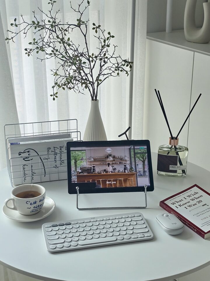 short form carousel card thumbnail