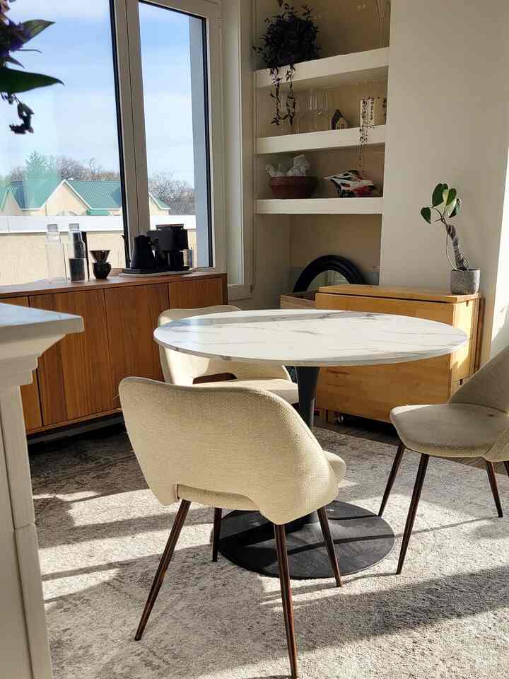 Mornings are the most peaceful
#coffeemachine #fellow #diningroom 