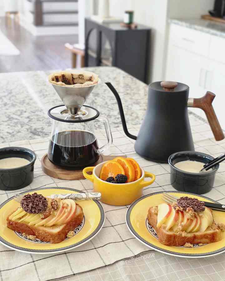 Have you tried Undercover Crunchy Dark chocolate?
Crunchy, not too sweet & healthy! My recent favorite snack👍

#brunch #plating #platingshot #plate #dinnerware #brunchplate #flatware #healthyfood #opensandwich #brunchmenu