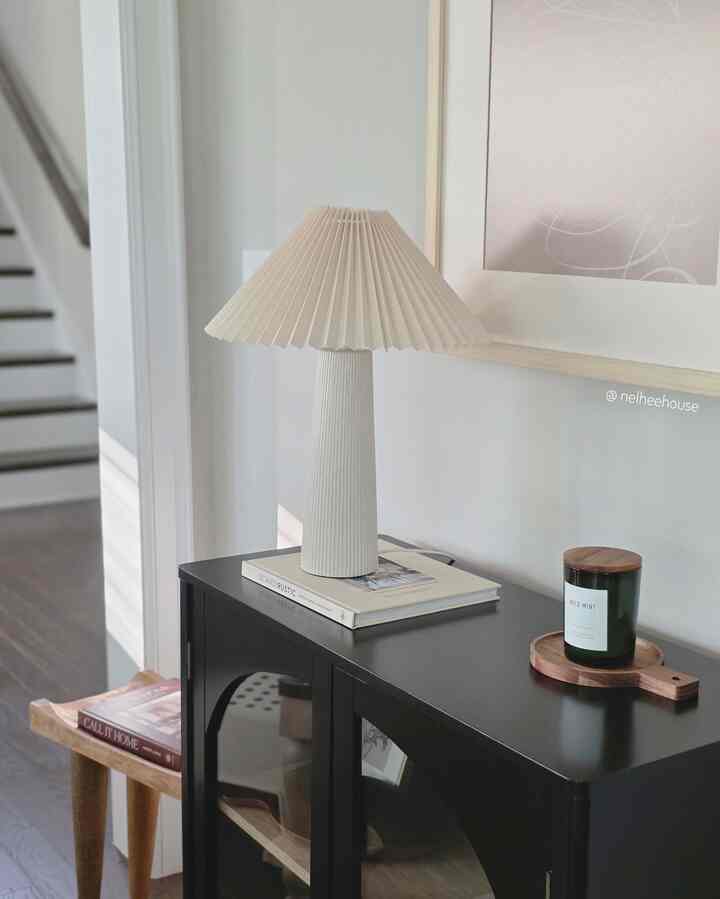 An affordable lamp, under $40, that adds characters to your space🤍
#lamp #affordablelamp #budgetfriendly #homedecor #tablelamp #homebar #barcabinet #homedecoration #earthy #minimal #cozy