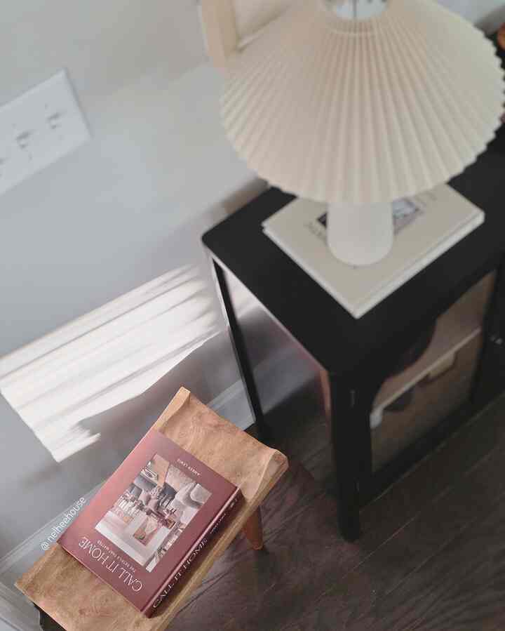 Spring sun coming through the window 🤎
#homedecor #homebar #earthy #minimalinterior #cozyroom #lamp #cozydecor