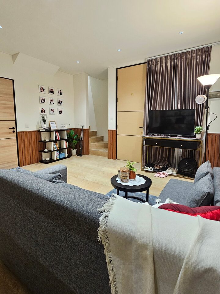 short form carousel card thumbnail