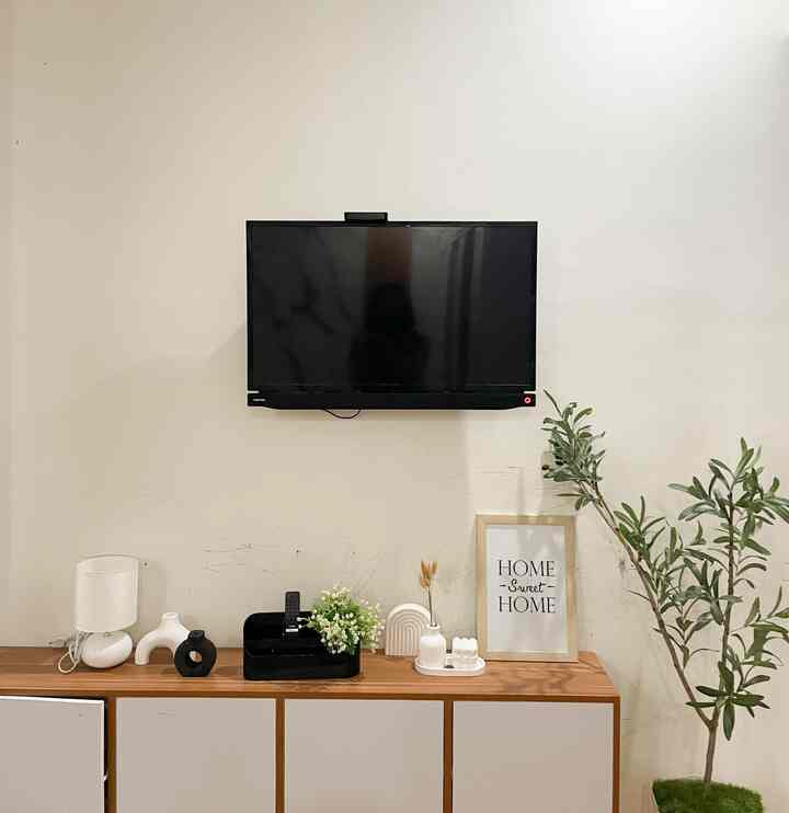 Selain diruang keluarga aku juga meletakan tv di kamar,ini backdroptv k2 dirumah aku 



#backdroptv #kamarutama #makeoverbackdroptv #catrumah 
