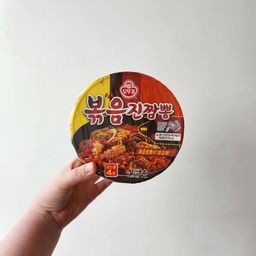 🦙알파카의 #오홈스토랑 5월 두 번째 이야기🍜  볶음진짬뽕을 맛있게 먹어요😆
#오홈스토랑 #콘수프기록 #라면 #진짬뽕 #우유 #자취요리 #맞팔 #맞팔환영 #맞팔해요 #오늘의가든 