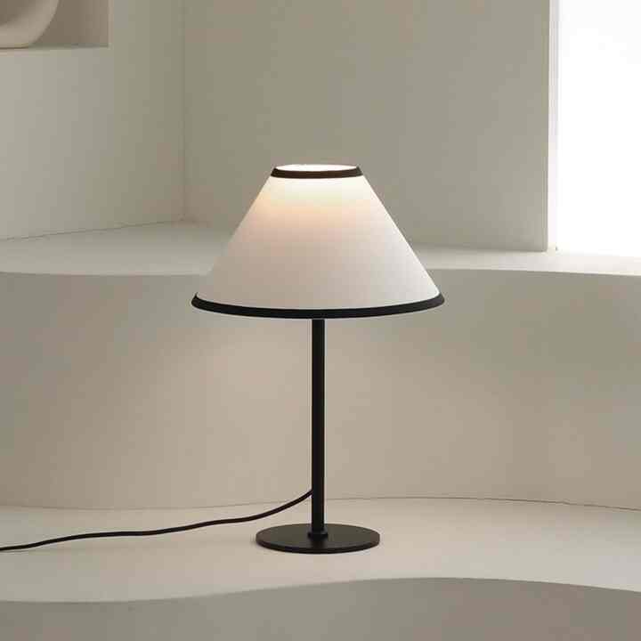 IVY テーブルランプ［2色］