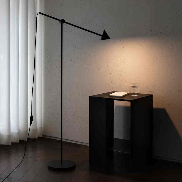 Pin フロアランプ