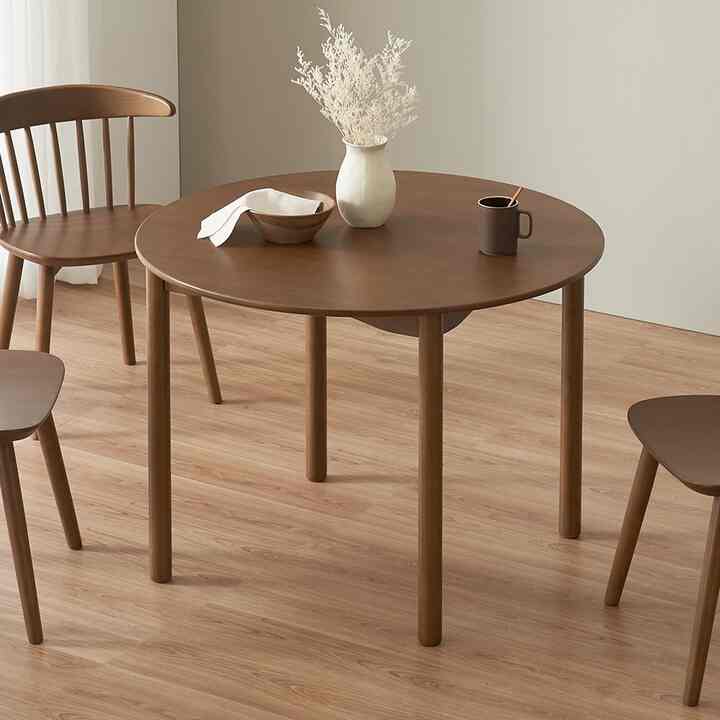 Wave Hardwood Round Table