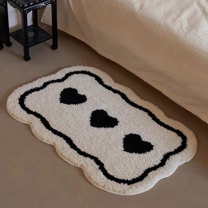 Biscuit Heart Tufted Bath Mat