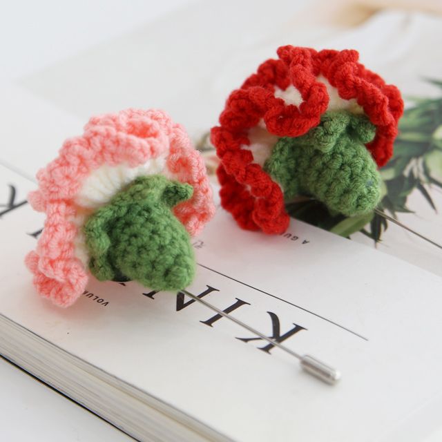 내일의공간 손뜨개 카네이션 브로치 부토니에