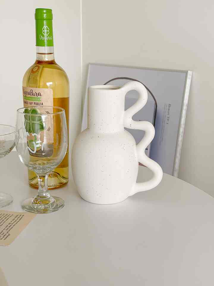 SPOTTED WAVY HANDLED VASE