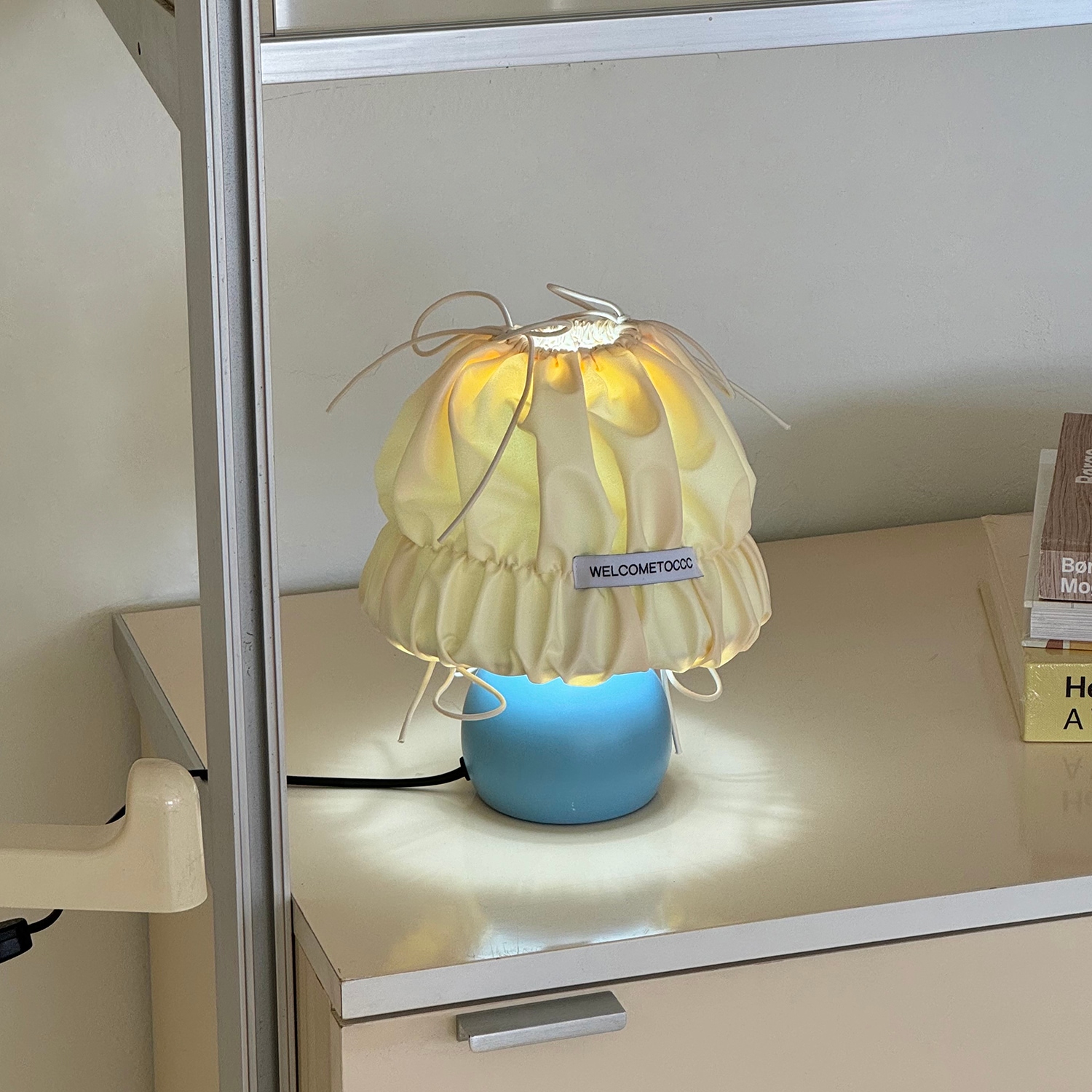 웰컴투씨씨씨 CONGSHROOM LAMP (BUTTER SKY) 무드등