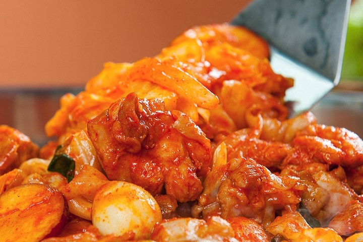 고기요리·해물요리 > 춘천양념닭갈비 800g | 오늘의집 쇼핑 춘천양념닭갈비 800g