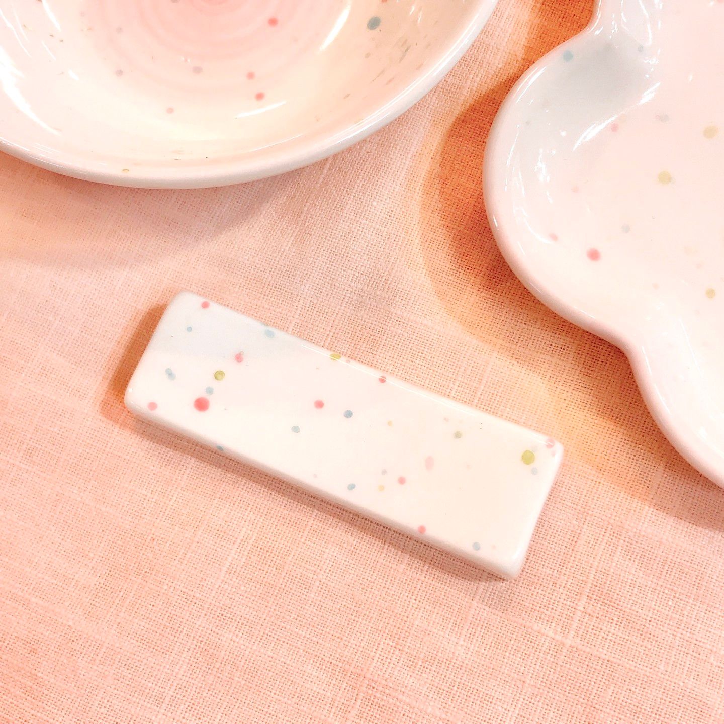 흙만지는 그릇가게 잔물결 핑크 스파클 수저받침 2P