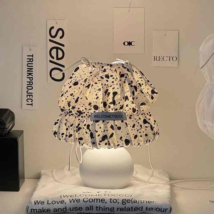 Congshroom Lamp (Milk Cow) テーブルランプ