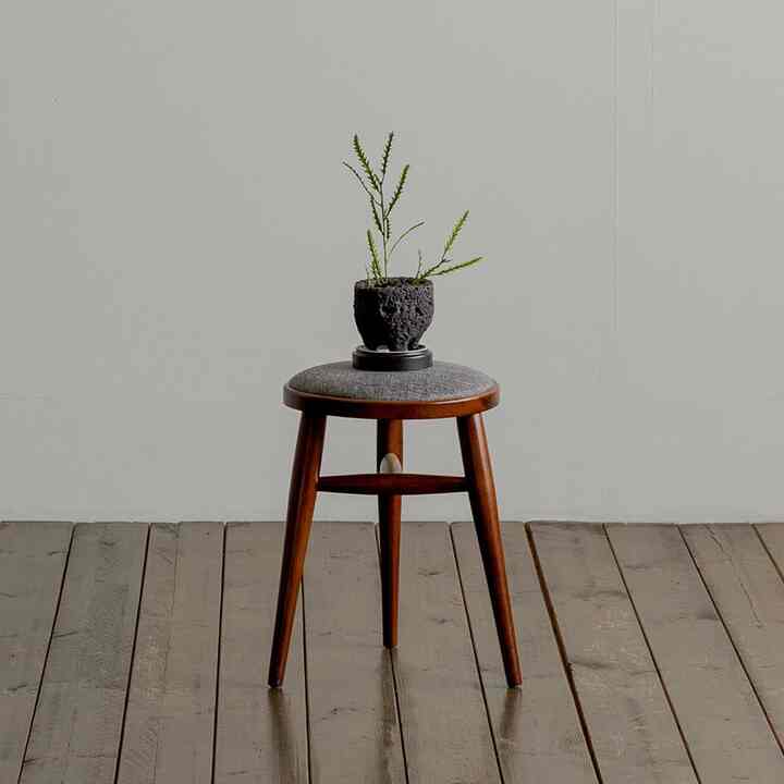 Liv 木製スツール 01［2色］