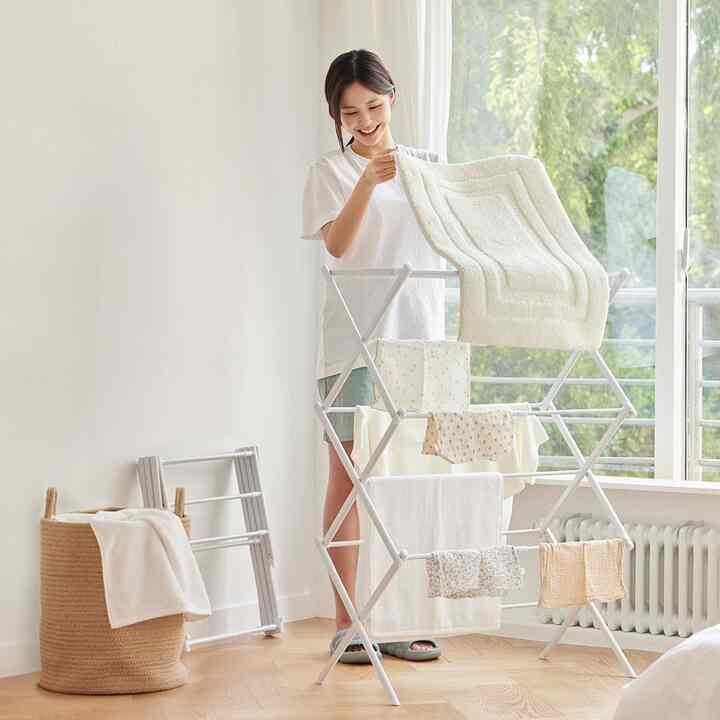 伸縮式 オールホワイト折りたたみ物干しスタンド