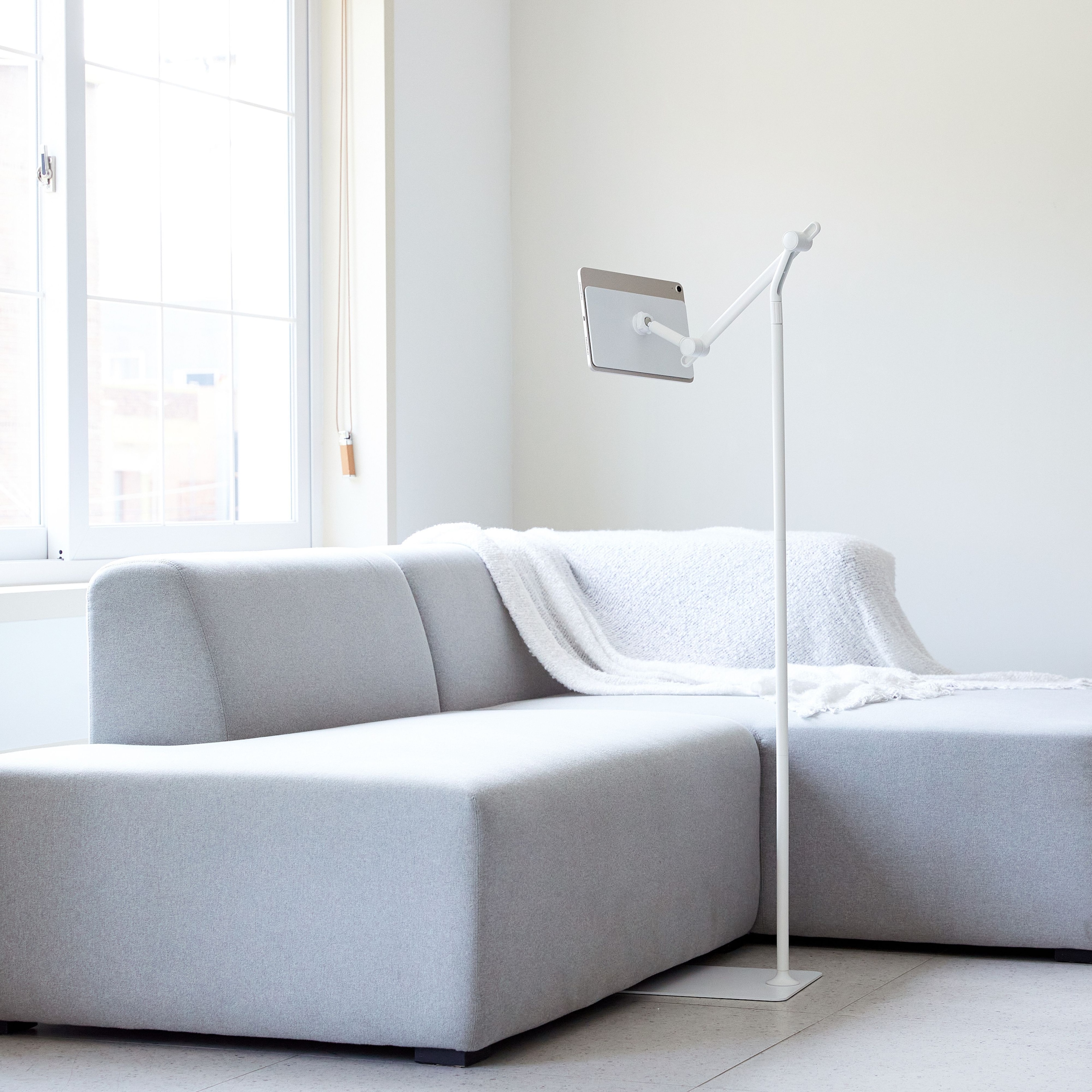 지니비 패드바이미 마그네틱 아이패드 거치대 침대 스탠드형