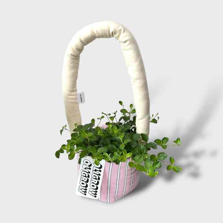 中綿入りのハンギングバケット ポットカバー