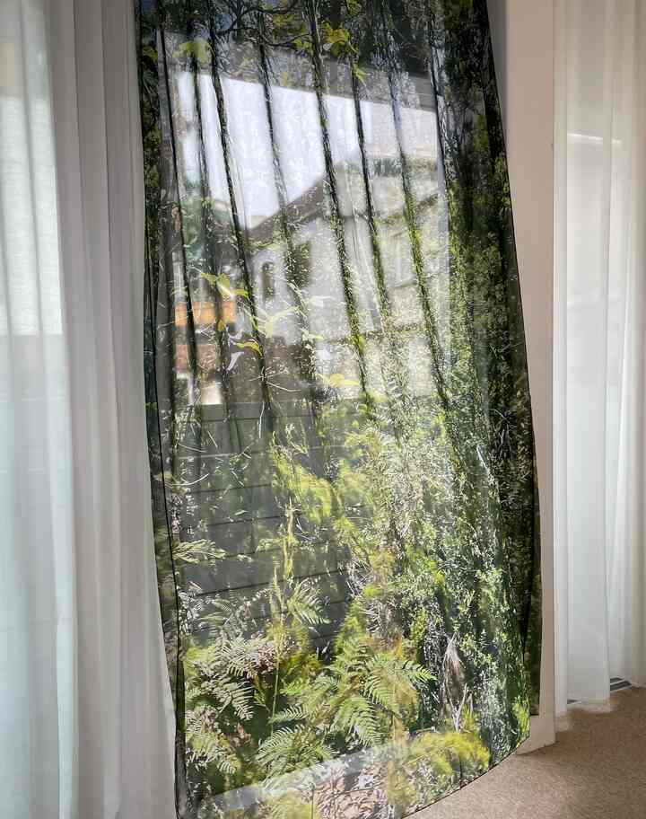 通りすがりの森 ファブリックポスター