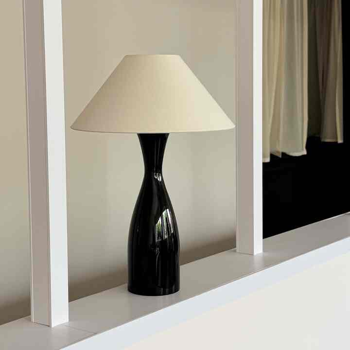 VASE B ウッド テーブルランプ［2色］