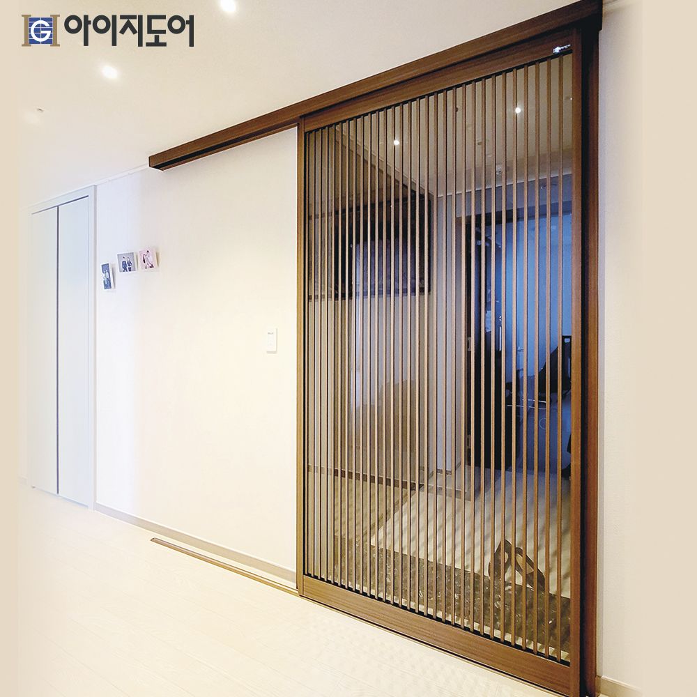 [신상품] 아이지도어 간살 초슬림 중문 원슬라이딩 아파트 현관 우드 자사직접시공 투명강화+간살B 오픈형