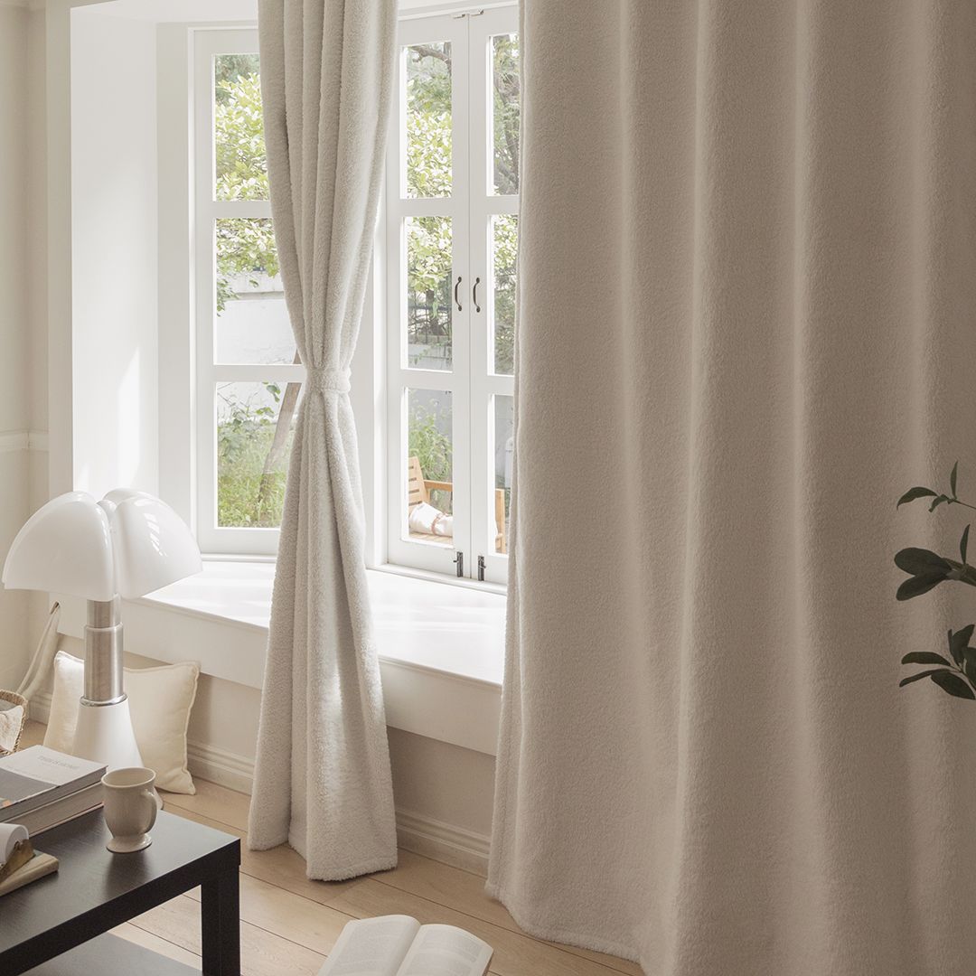 쉬즈홈 밀크솝 양털 방한 방풍 아일렛 암막커튼 (중형) 