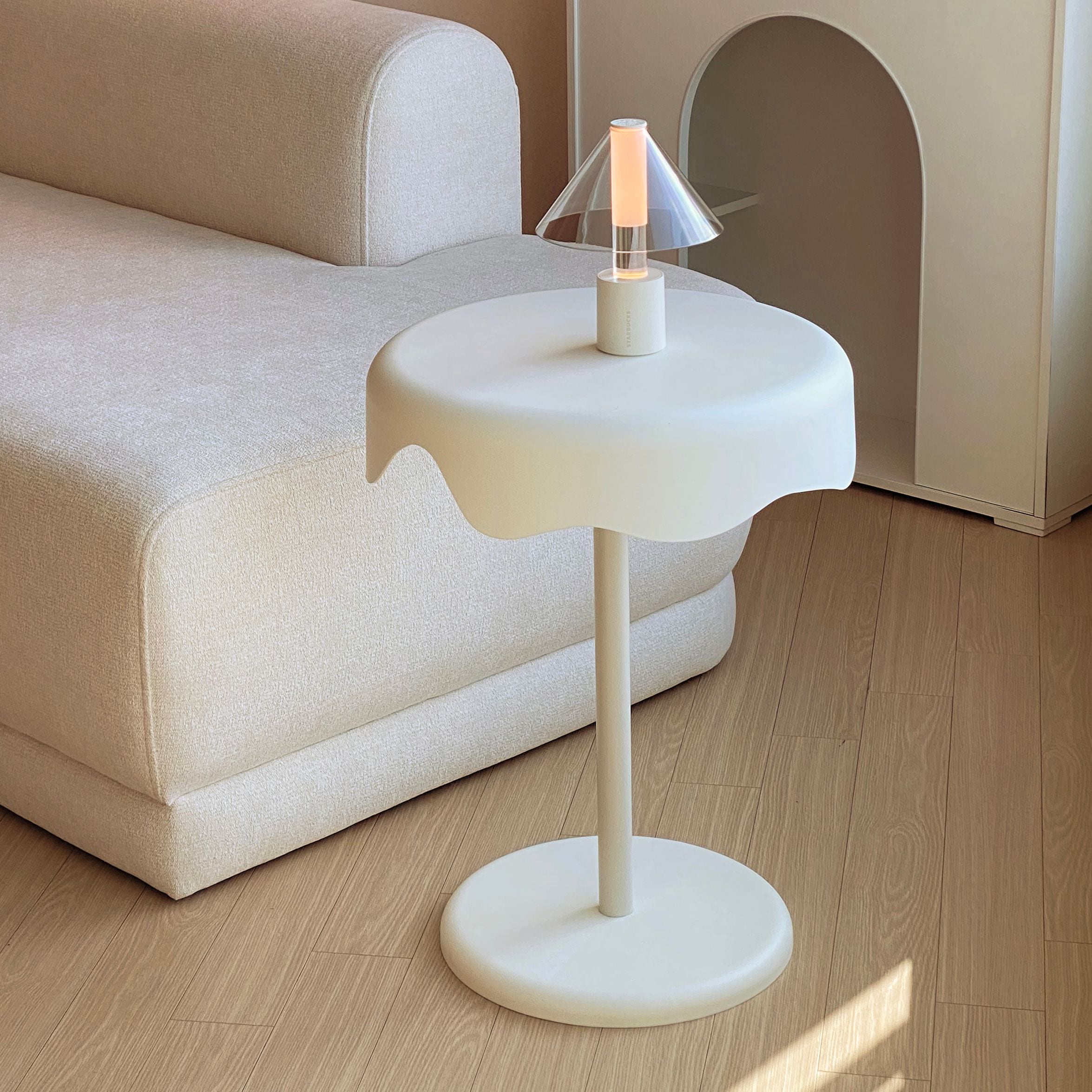 [오늘출발] [신상품] 하니니키친 브리즈 크림 오브제 쇼파 침대 사이드 테이블